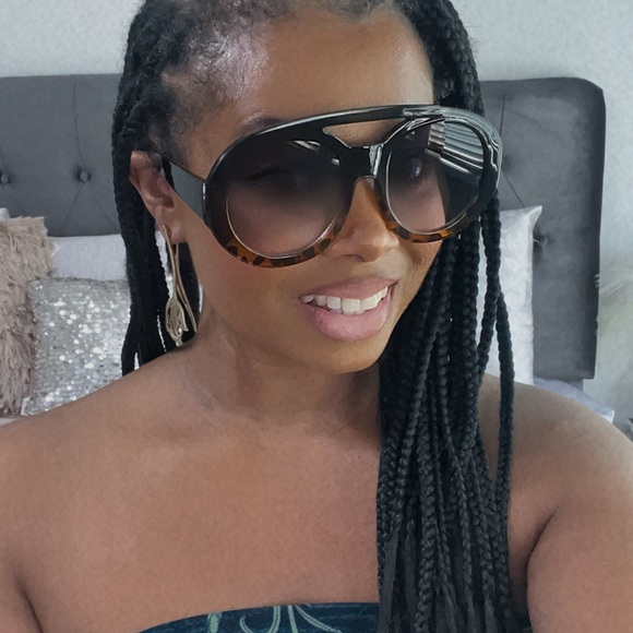 New Arrival Sunglasses “The Drip” in Tortoise - Picture 7 of 10